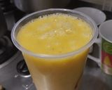 Foto del paso 2 de la receta: Licuado de mango🥭y manzana🍏verde🧃🥤🍹