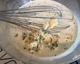 Une image de l'étape 7 de Sauce crème à l'ail mariné et aux deux fromages.