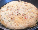 Foto del paso 8 de la receta: Tortilla de Alcachofas, champiñones y Langostinos