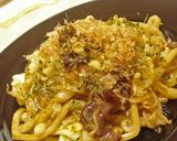 A picture of step 11 of An Osaka-native's Sauce Yakisoba (or Stir-fried Udon Noodles).