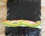 A picture of step 4 of Salmon & Dill California Roll.
