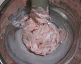 A picture of step 5 of Fluffy Strawberry and Chocolate Cake.