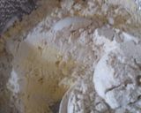 A picture of step 1 of Baisen aur atay ki roti.