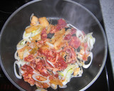 A picture of step 2 of Somen Noodles in Soup with Pork and Kimchi.
