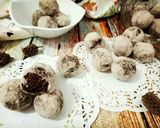 Foto langkah ke 5 dari resep Chocolate coconut ladoo.