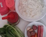 Foto langkah ke 1 dari resep Nasi goreng sosis sayur.