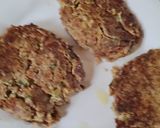 A picture of step 3 of Vegetable and Beef Burger Patties.