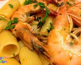 A picture of step 8 of Rigatone with Shrimp/Pasta con i gamberetti.