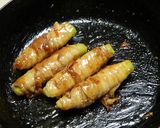 A picture of step 6 of [Farmhouse Recipe] Meat-Wrapped Broccoli Stalk.