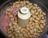 A picture of step 2 of Fried Soybeans and Chicken Nuggets.