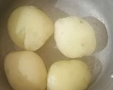 A picture of step 2 of Aloo kachori.