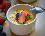 Hình bước làm 2 của món Creme Brulee