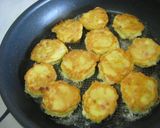 A picture of step 6 of Crispy-Fried Hanpen Fishcake with Cheese.