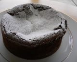 A picture of step 11 of Light & Crumbly Gateau au Chocolat.