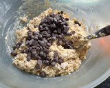 Foto del paso 2 de la receta: Galletitas de avena y banana con chips de chocolate