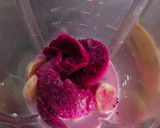 Foto langkah ke 2 dari resep 409.Smoties Dragon Fruit (Buah naga pisang ceria).