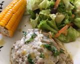Foto del paso 8 de la receta: Dumpling de Coll relleno de pollo y vegetales cocidos al vapor en crema mutabal con ensalada