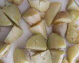 A picture of step 4 of Arakas--Greek Potato and Pea Stew.