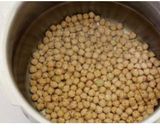 A picture of step 1 of Punjabi Chole.