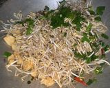 Foto langkah ke 5 dari resep Tumis kecambah dan tahu.