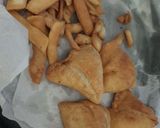 A picture of step 3 of Aalu Samosa.