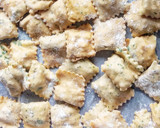 Foto del paso 5 de la receta: Ravioli de Perejil y Tomate con Pesto Rojo