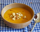 Foto del paso 1 de la receta: Crema de calabaza (con y sin thermomix)
