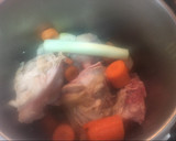 Foto del paso 3 de la receta: Caldo de pollo con verduras