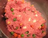 A picture of step 1 of Christmas Meatloaf.