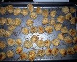 A picture of step 8 of Baked Macaroni and Cheese Balls.