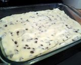 A picture of step 4 of Gooey Chocolate Chip Bars.