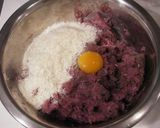 A picture of step 1 of Mackerel Hamburgers.