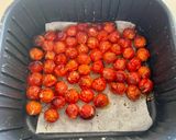 Foto del paso 2 de la receta: Tomates cherry en freidora de aire