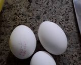 A picture of step 1 of Soyayen burode da kwai.