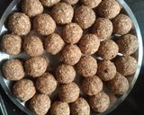 डिंक लाडू (dink ladoo recipe in marathi) रेसिपी स्टेप 5 फोटो 