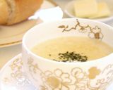 A picture of step 8 of Easy 3-minute Egg Drop Soup with Fluffy Eggs.