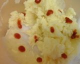 A picture of step 3 of Cheesy BBQ Mash Potatoes.