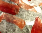 Une image de l'étape 1 de Knacki grillée jambon-fromage.