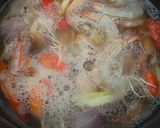 Foto langkah ke 7 dari resep Udang Kuah Asam Serai.
