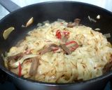 A picture of step 4 of Hong Kong Beef Noodle.