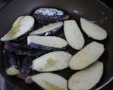 A picture of step 2 of Done in 15 Minutes! Crunchy Pork and Eggplant with Sweet-Salty Sauce.