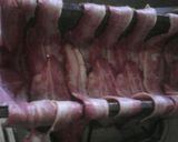 Foto del paso 13 de la receta: Matambre de pollo y paleta envuelto en panceta (bacón en fetas)