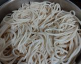 हक्का नूडल्स विथ मंचुरियान ग्रेव्ही (hakka noodles recipe in marathi) रेसिपी स्टेप 2 फोटो 