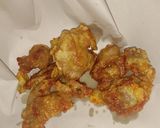 รูปขั้นตอนการทำที่ 5 ของ หมูทอดกรอบกระเทียม (Crispy Garlic Pork)