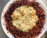 Une image de l'étape 6 de Salade façon nid au riz petits légumes carottes violettes et mozzarella.