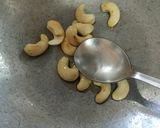 A picture of step 1 of Shahi Makhana kaju.
