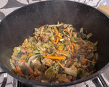 Foto del paso 7 de la receta: Lomo con verduras salteadas