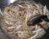 Foto langkah ke 2 dari resep Tumis jamur tiram toge.