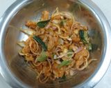 A picture of step 3 of Chicken Pakoda.