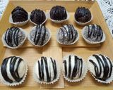 A picture of step 7 of Cream cheese balls.